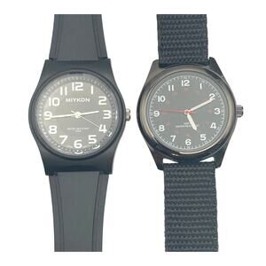 Men's Watches (2) Fresh Batteries Working Adjustable Bands Wrist Up To 7.5 WR